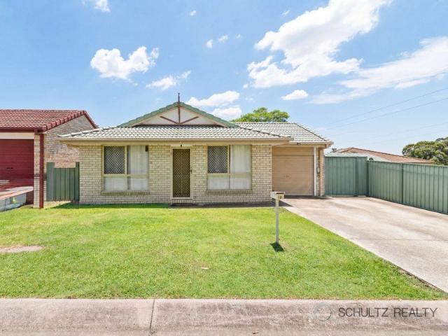 Renovated 3 Bedroom In A Private Complex Room For Motorhome/Boat/Trailer