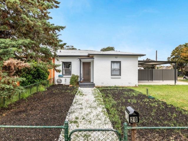 RENOVATED 3 BEDROOM SEMI DUPLEX