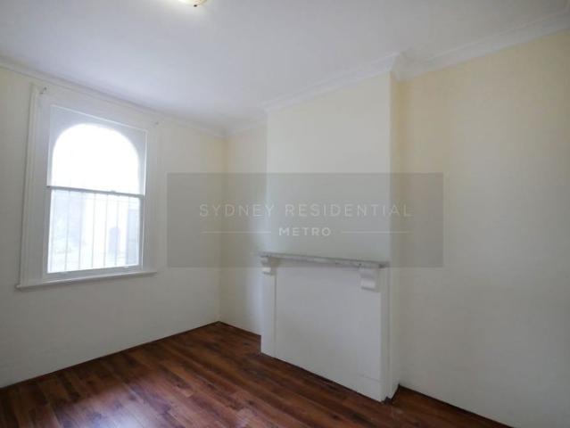 Renovated 3 Bedroom Terrace with Parking