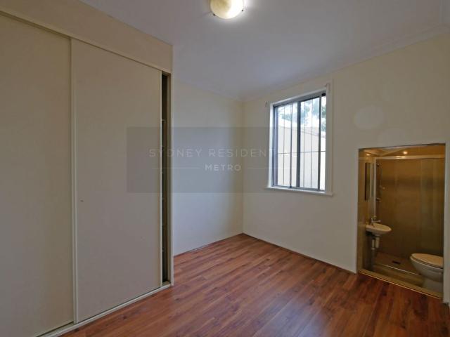 Renovated 3 Bedroom Terrace with Parking