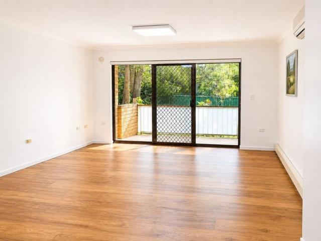 Renovated 3 bedroom unit in a peaceful, leafy setting
