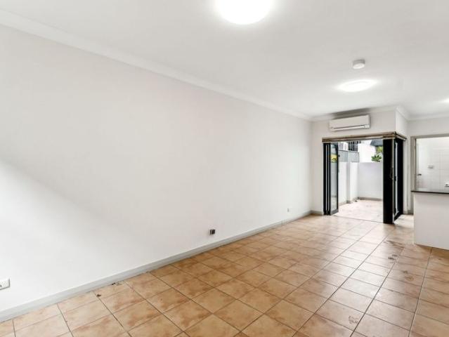 Renovated 3 bedroom + 4 bathroom terrace