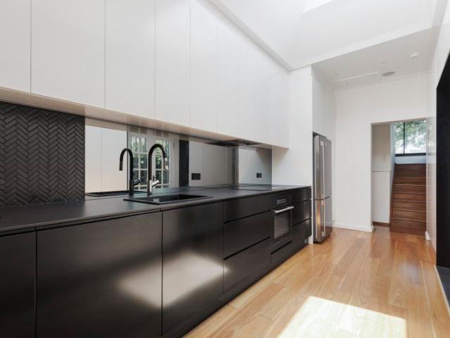 Renovated 3 level terrace on the city fringe