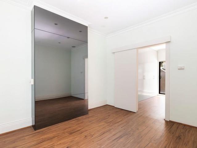Renovated 3 level terrace on the city fringe