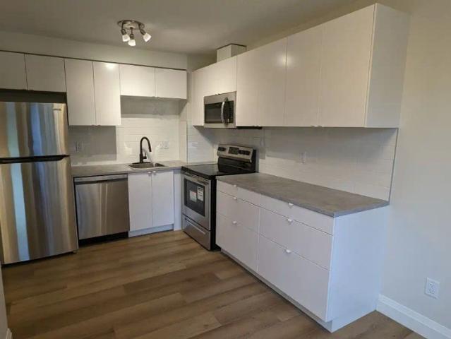 RENOVATED 3BED 1.5BATH TOWHOUSE FOR RENT IN LEE RIDGE — 3 Bedrooms Townhouse