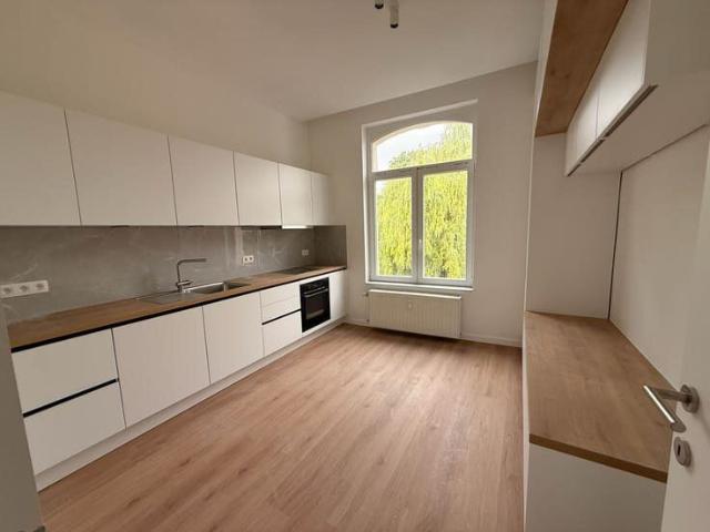 Renovated 120 m² duplex, 2 beds, upper St Gilles, 2 WCs