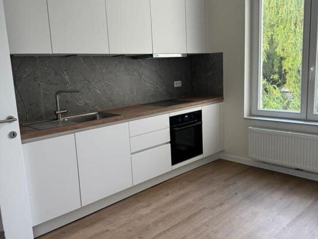 Renovated 130 m² triplex, 3 beds, upper St Gilles, 2 WCs