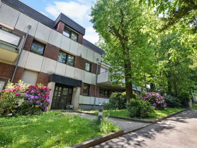 Renovated 145 m² apartment with terraces and pool in Essen Bredeney