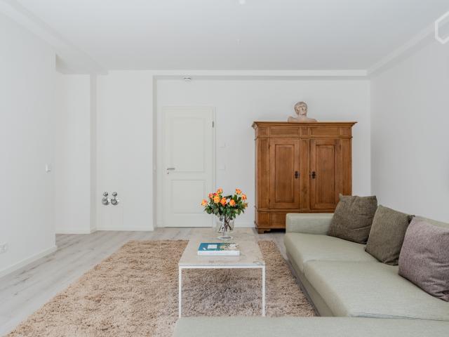 Renovated 155 sqm Furnished Flat Wannsee, Berlin's Green Lakeside District