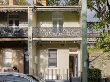 Renovated 1898 terrace in historic Sydney precinct