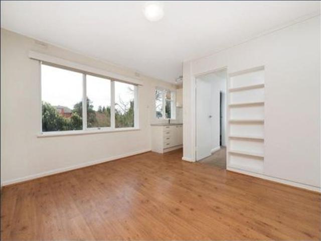 RENOVATED 1 BEDROOM APARTMENT