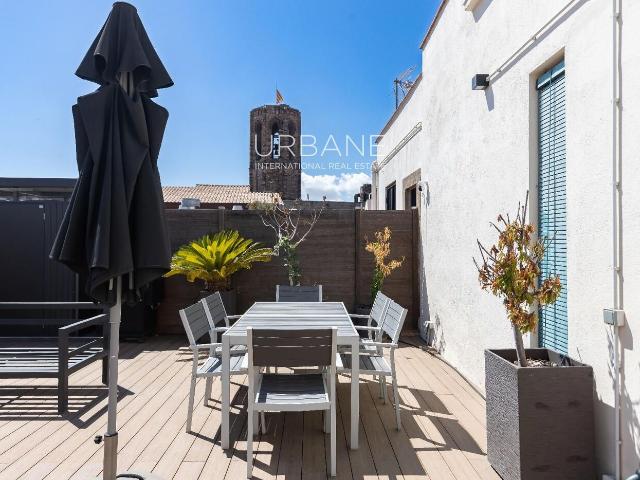 Renovated 1 Bedroom Apartment 2023 — Central Barcelona, Communal Rooftop