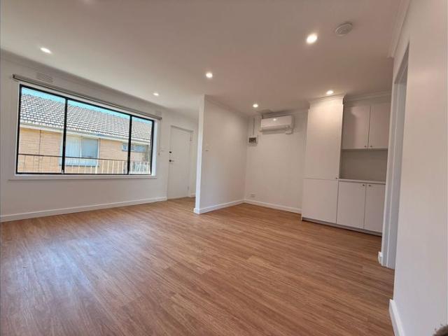 Renovated 1 bedroom in prime location!