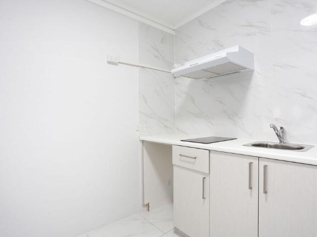 RENOVATED 1 BEDROOM UNIT