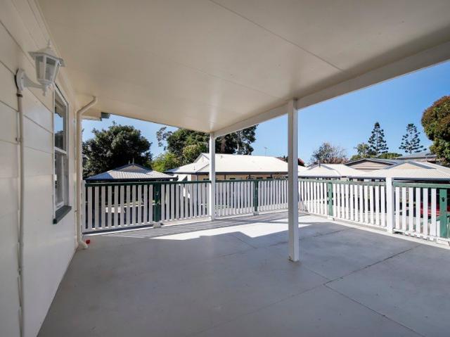 Renovated 1 Bedroom Unit