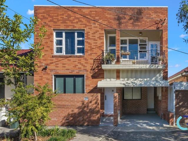 Renovated Ground Floor 1 Bedroom Unit – All Utilities Included