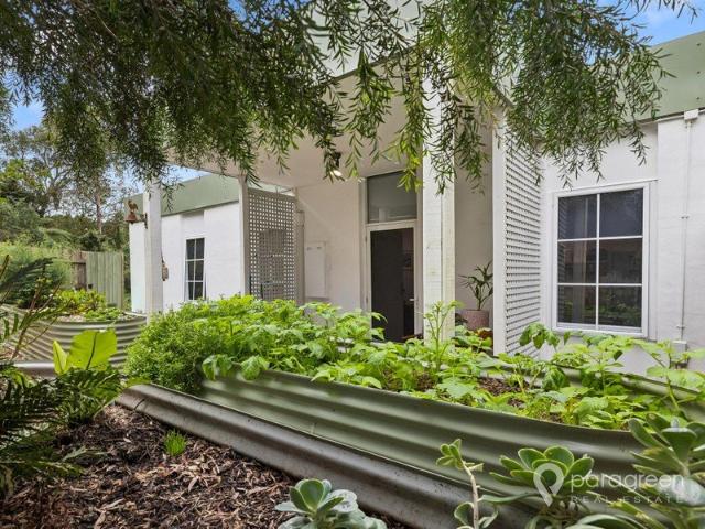 RENOVATED 1 BEDROOM UNIT IN A PEACEFUL LOCATION