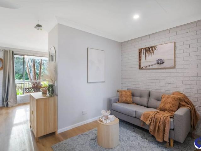 Renovated 1 bedroom villa close to Dalmeny beach Great Price