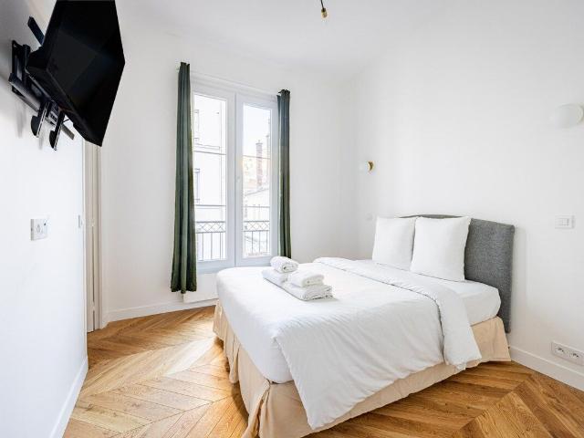 Renovated 1BR Apartment in Saint Germain des Prés, Paris Amsterdam Apartments for Rent