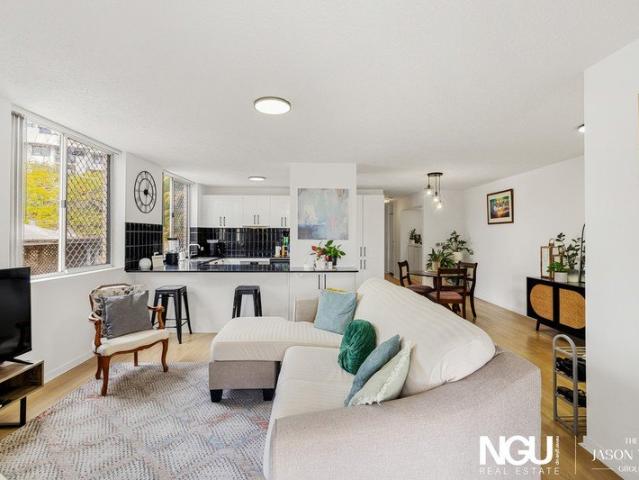 Renovated 2 Bed Gem | Only 4 Units | Low Body Corporate