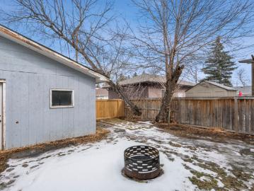 Renovated 2 Bed Main Floor Suite In North Glenmore Park