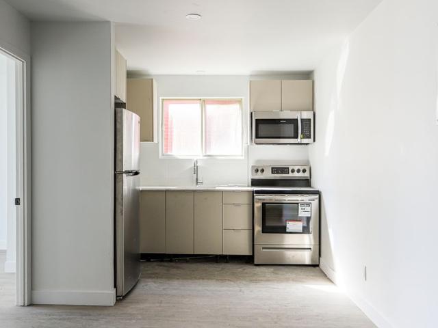 Renovated 2 Bedroom Near Downtown