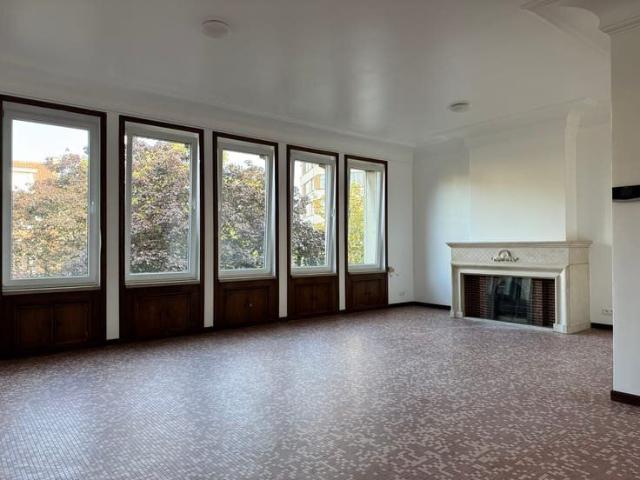 Renovated 2 bedroom apartment 100m²