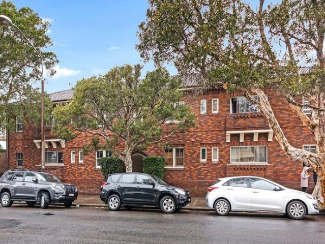 Renovated 2 Bedroom Apartment