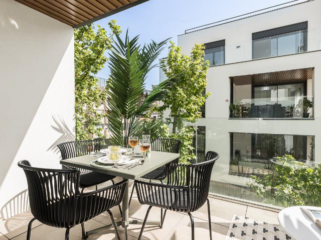 Renovated 2 bedroom apartment with chic design