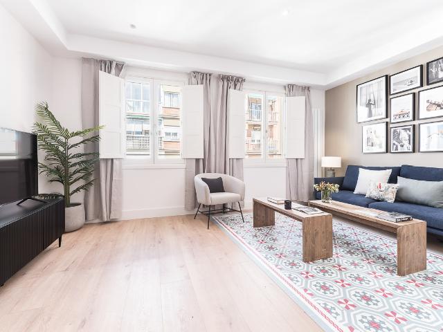 Renovated 2 bedroom apartment by El Retiro park
