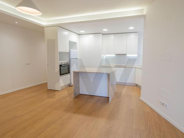 Renovated 2 bedroom apartment for rent in Cascais