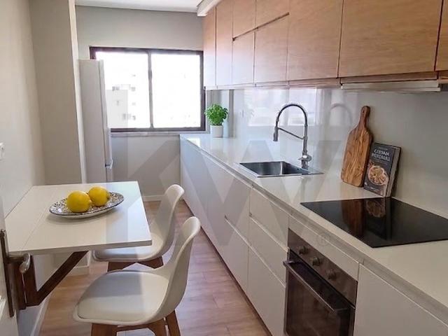 Renovated 2 bedroom apartment for rent in S. Domingos de Benfica
