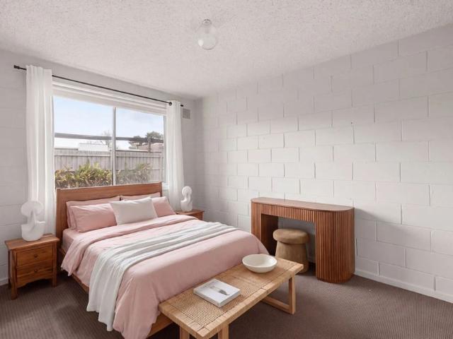 Renovated 2 Bedroom Apartment in the Heart of Dromana