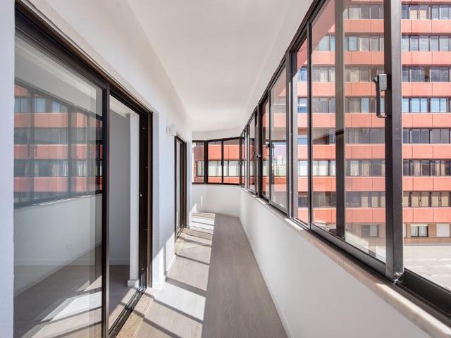 Renovated 2 Bedroom Apartment in Oeiras