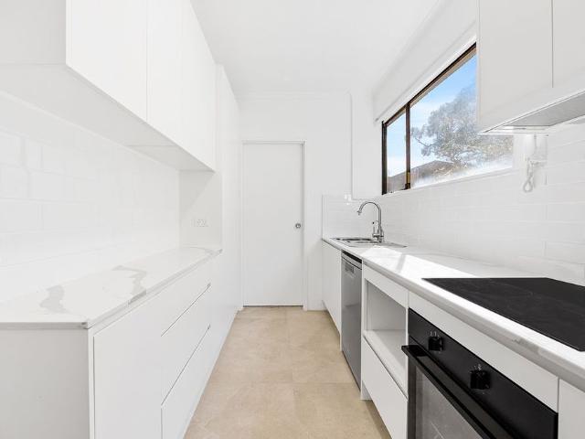 Renovated 2 Bedroom Apartment in Prime Location