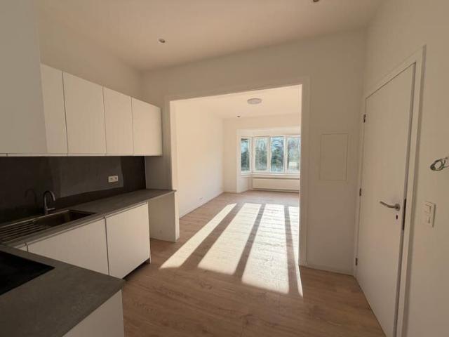 Renovated 2 bedroom apartment in Saint Gilles