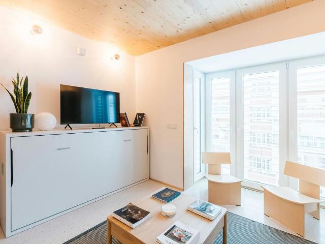Renovated 2 Bedroom Apartment near Retiro Park, Madrid Amsterdam Apartments for Rent