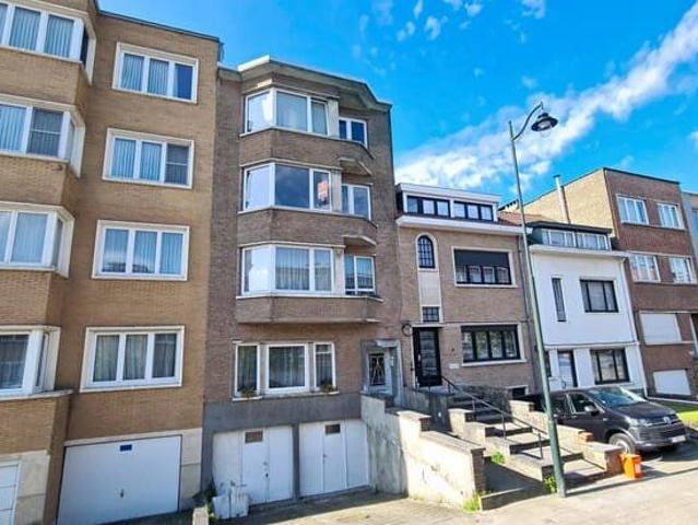 Renovated 2 bedroom apartment of 80 sqm with balcony