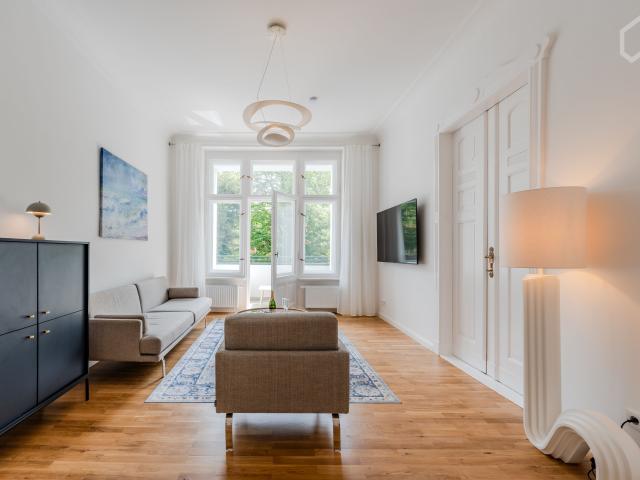 Renovated 2 Bedroom Appartment with Balcony