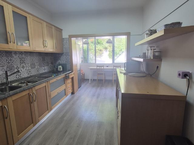 Renovated 2 Bedroom Furnished Garden Apartment