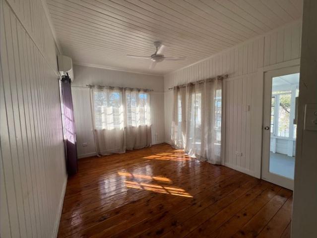 Renovated 2 Bedroom Home in Ideal Location
