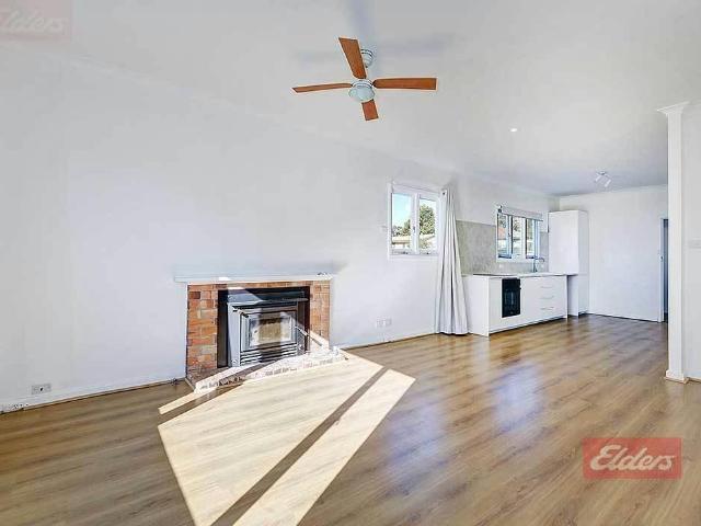 Renovated 2 bedroom Home, plus Sleepout