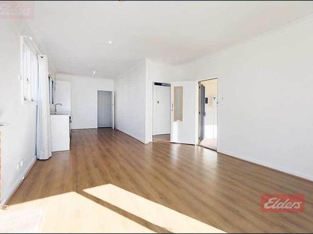 Renovated 2 bedroom Home, plus Sleepout