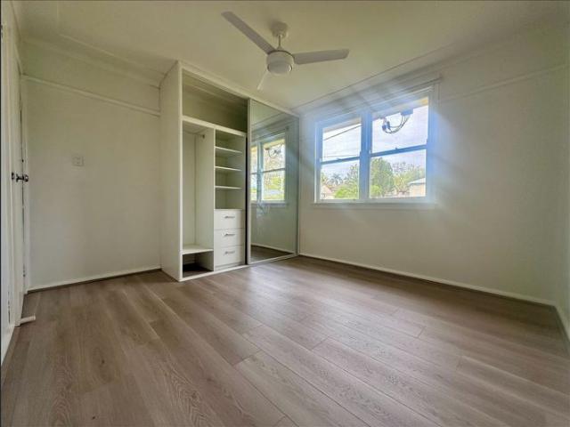 RENOVATED 2 BEDROOM HOME WITH SUNROOM IN SOUTH PENRITH PLUS AN OVERSIZED GARAGE!