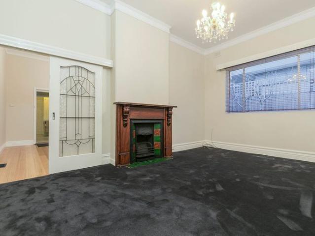 RENOVATED 2 BEDROOM PLUS STUDY HOME