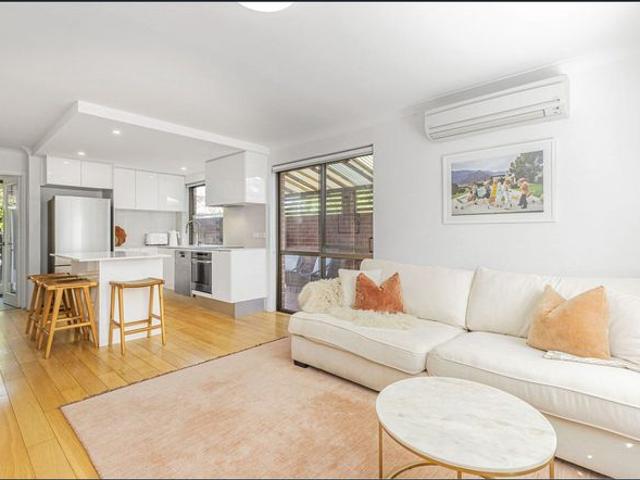 RENOVATED 2 BEDROOM TOWNHOUSE IN THE HEART OF MOUNT LAWLEY available 30th July