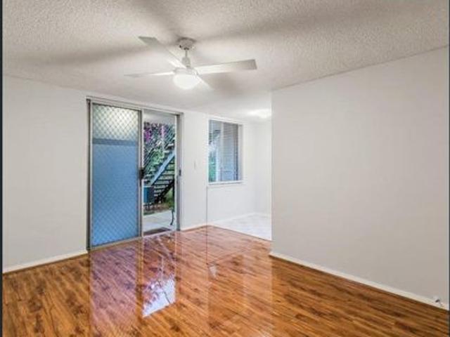 Renovated 2 Bedroom Unit AVAILABLE NOW