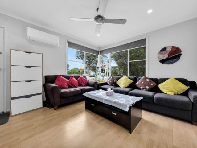 Renovated 2 Bedroom Unit in a Convenient Frankston Location