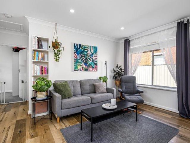 RENOVATED 2 BEDROOM UNIT IN SOUGHT AFTER NEAR CITY LOCATION