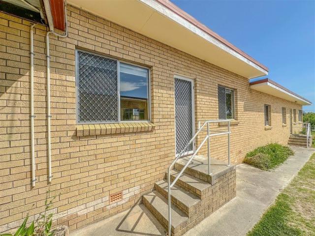 Renovated 2 bedroom unit short walk to main street in Stanthorpe